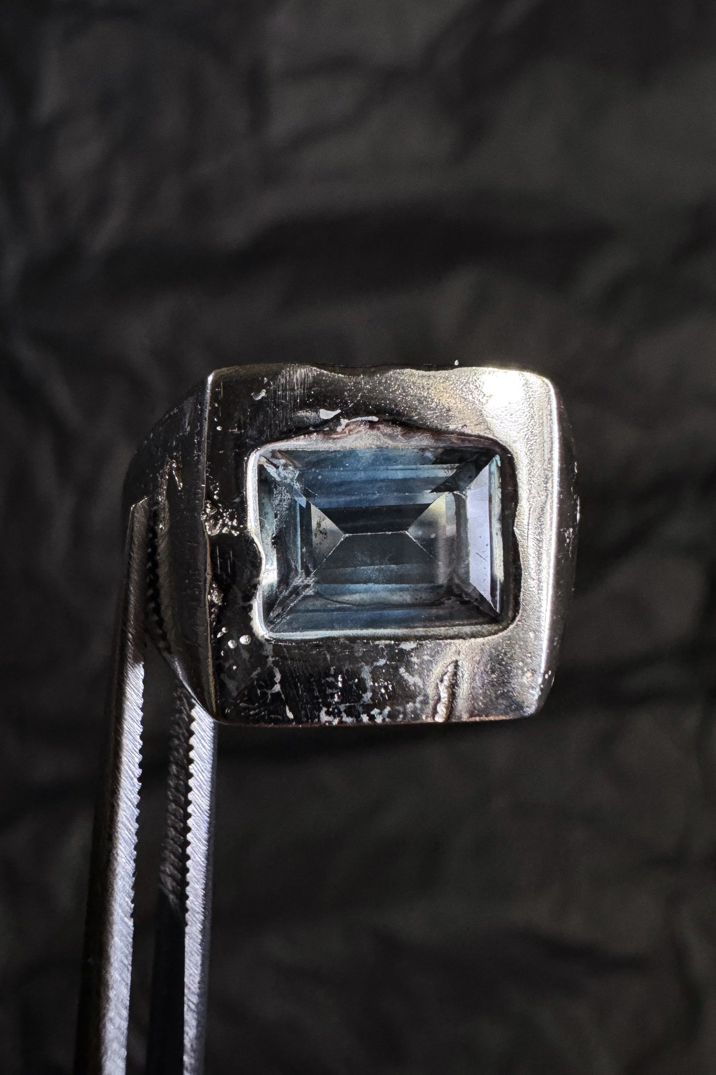 blue eye signet