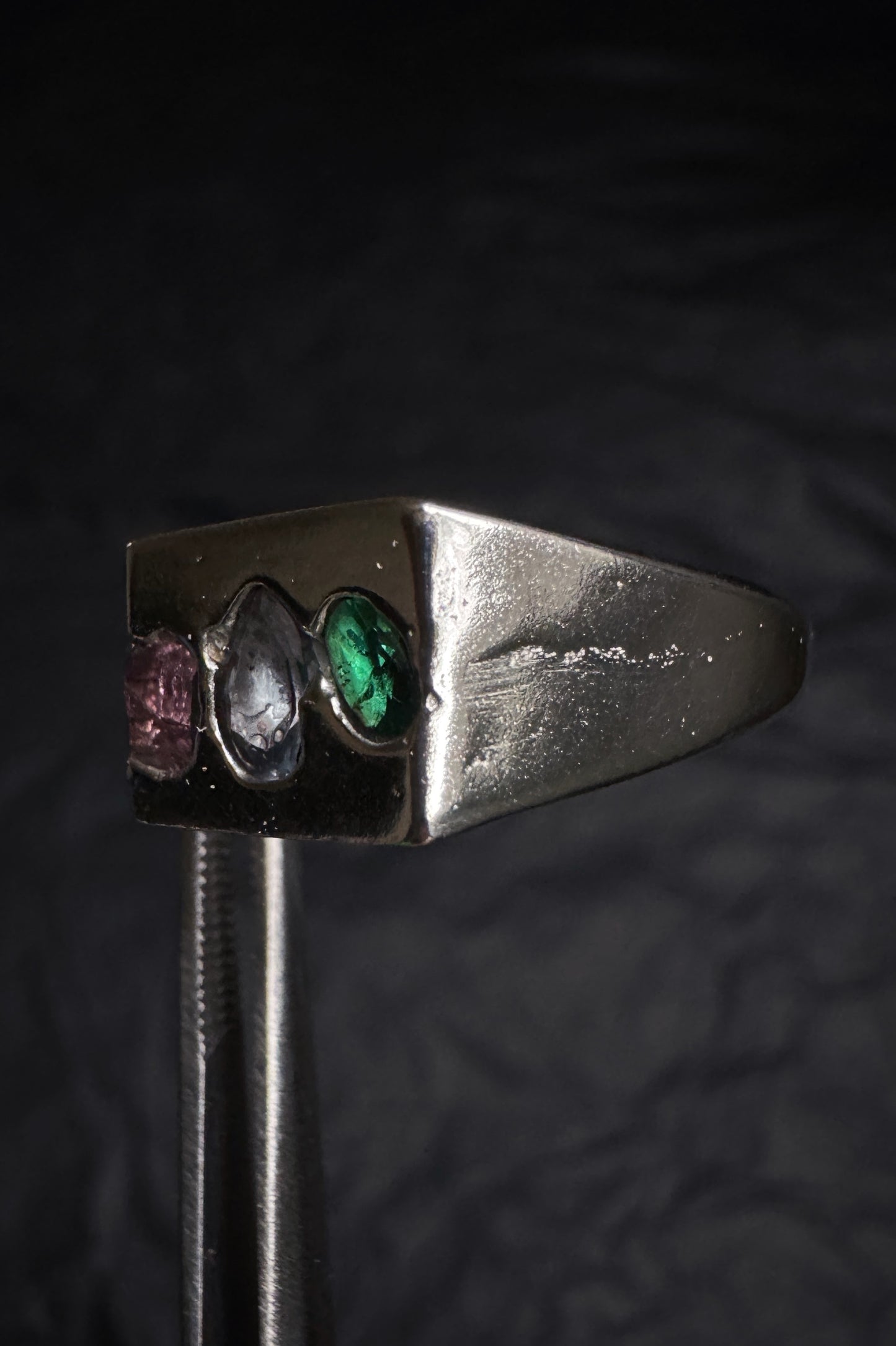 ready to ship / size q.5