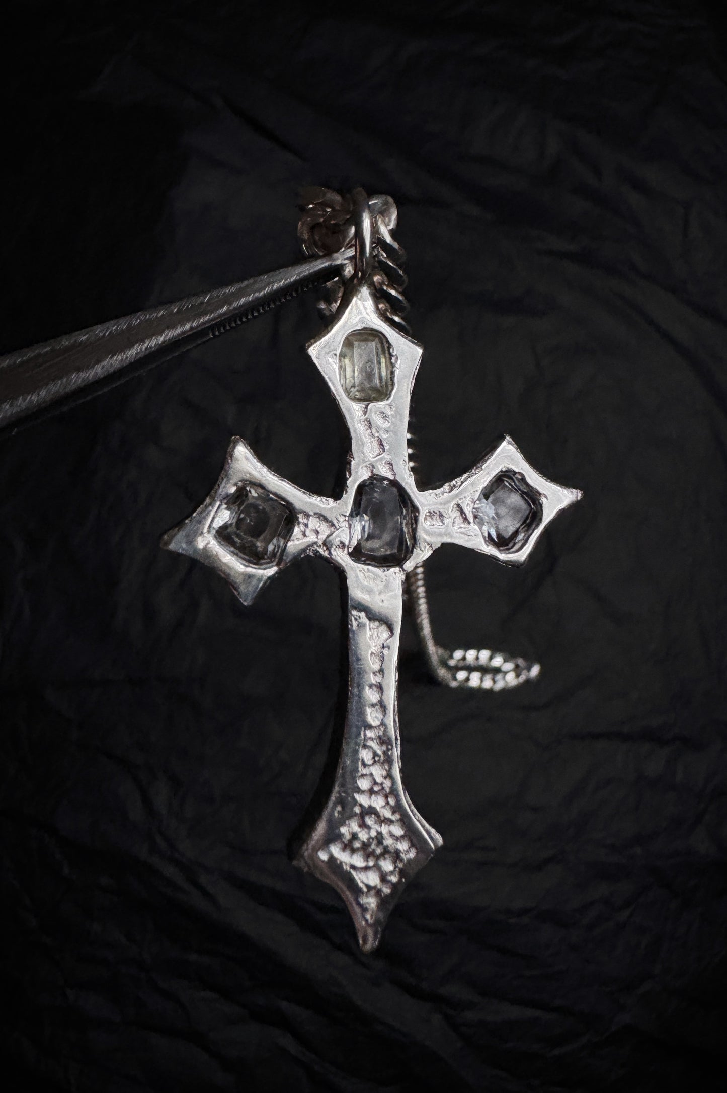 mono melody cross pendant