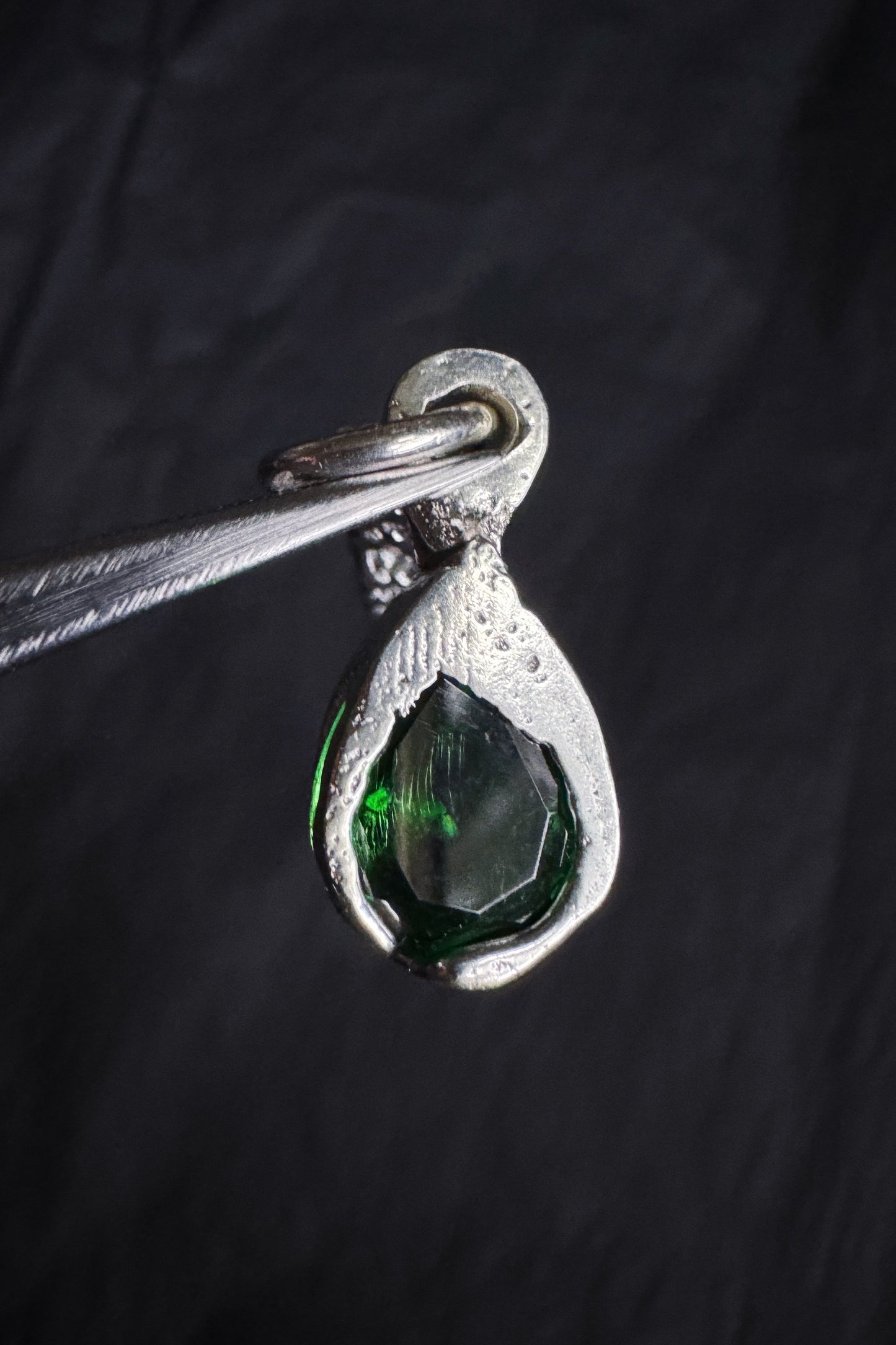 ready to ship / teardrop green pendant