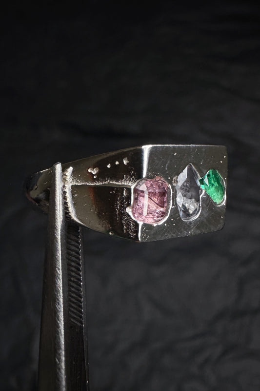 one-off / size q.5 / 8.25