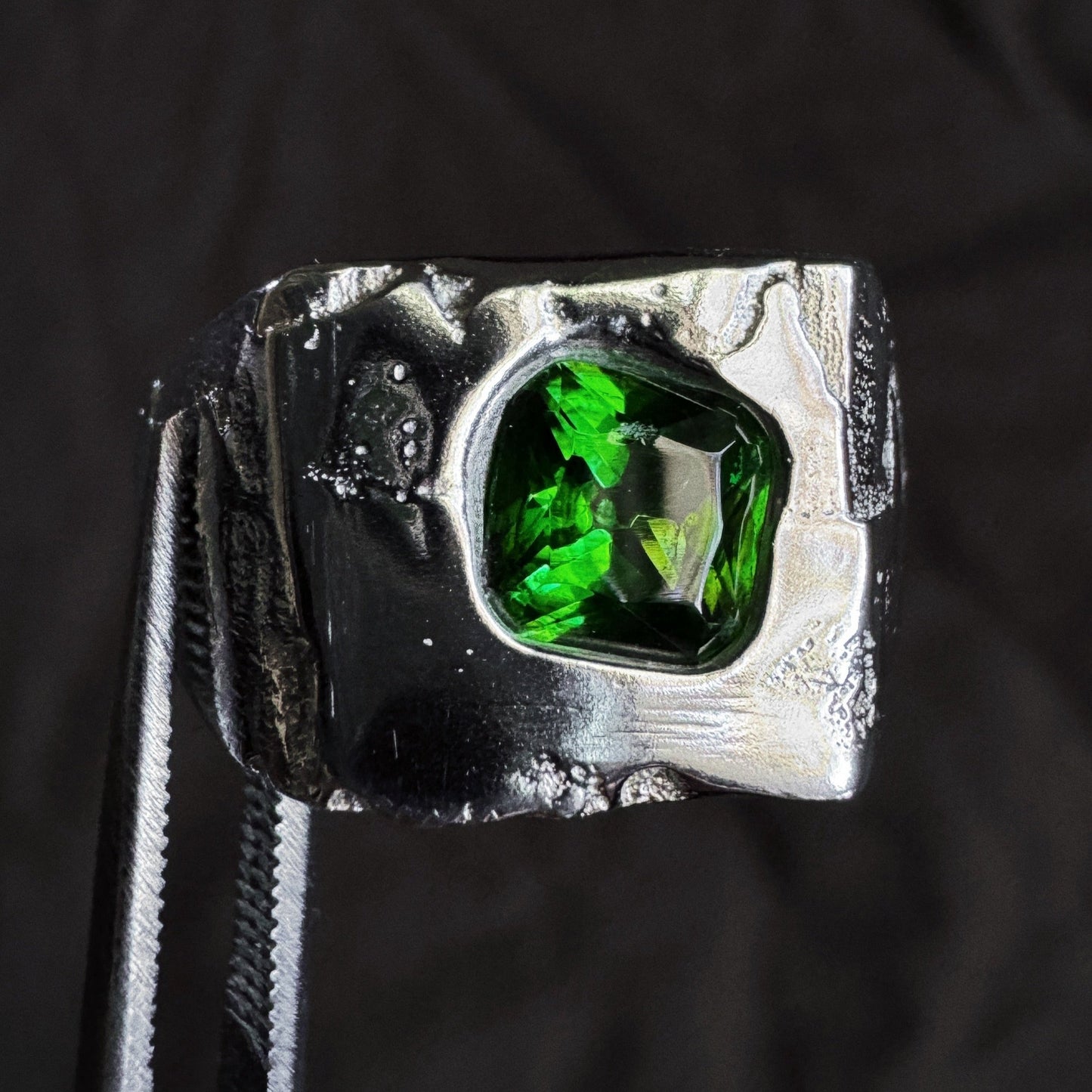 green eye signet (made to order)